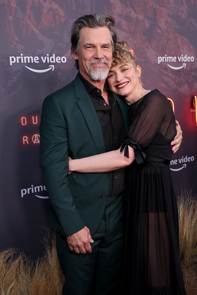 Outer Range - Events - Prime Video Red Carpet Premiere For New Western Series "Outer Range" at Harmony Gold on April 07, 2022 in Los Angeles, California - Josh Brolin, Imogen Poots