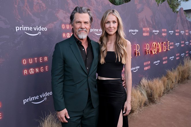 Outer Range - Events - Prime Video Red Carpet Premiere For New Western Series "Outer Range" at Harmony Gold on April 07, 2022 in Los Angeles, California - Josh Brolin, Kathryn Boyd Brolin