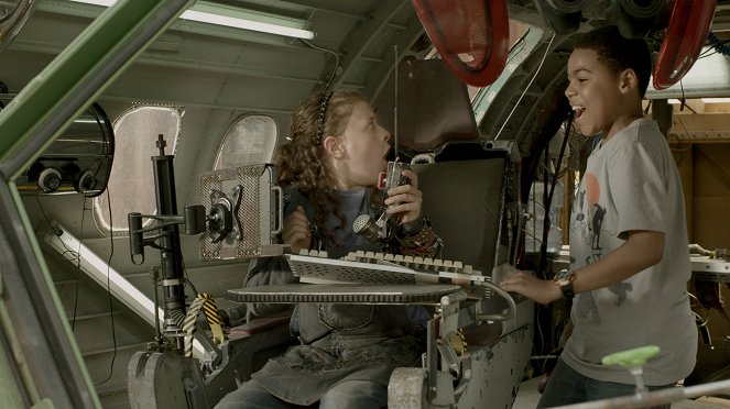 Anna a droidi - Série 1 - Garbage Band - Z filmu