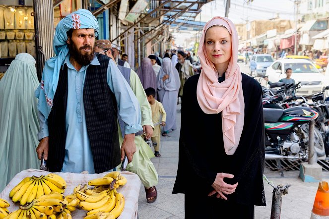 RTL Spezial: 60 Tage Frauenhass - Eine Reporterin bei den Taliban - Film