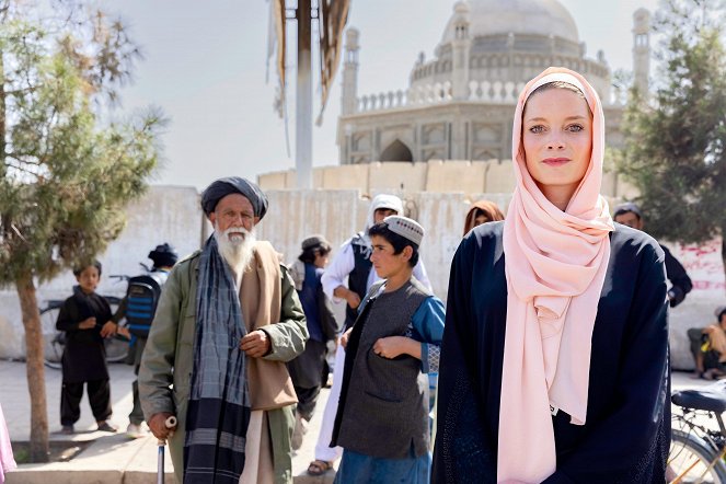 RTL Spezial: 60 Tage Frauenhass - Eine Reporterin bei den Taliban - Photos