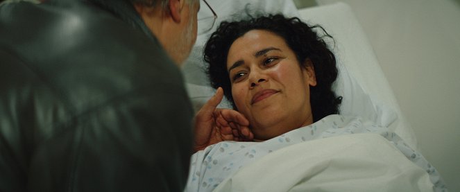 Em Terra Importada - A morte de uma promessa - Do filme - Esma Abouzahra