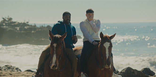 Loot - The Silver Moon Summit - Do filme - Ron Funches, Joel Kim Booster