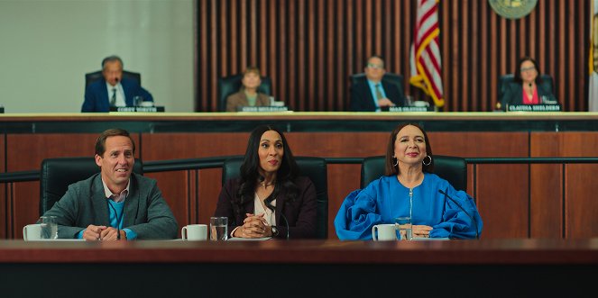 Loot - Season 1 - Photos - Nat Faxon, Michaela Jaé Rodriguez, Maya Rudolph