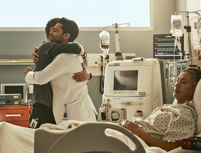 The Resident - In for a Penny - De la película - Manish Dayal