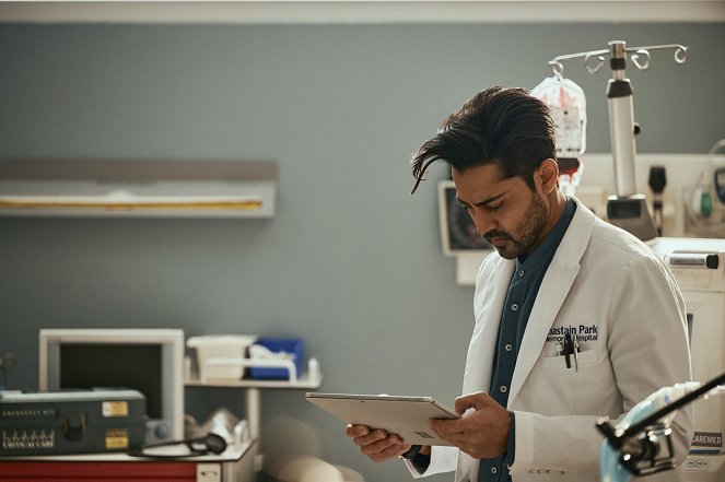 The Resident - Hell in a Handbasket - Photos - Manish Dayal