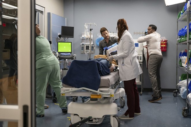 Atlanta Medical - Hell in a Handbasket - Filmfotos - Matt Czuchry, Malcolm-Jamal Warner