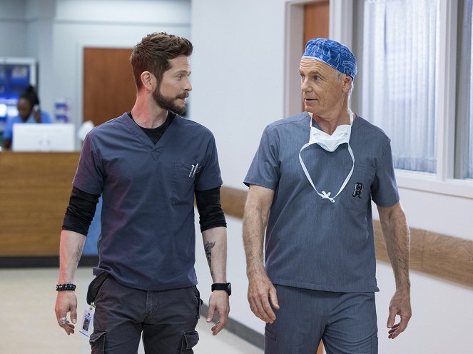 The Resident - Season 5 - Viral - Photos - Matt Czuchry, Bruce Greenwood