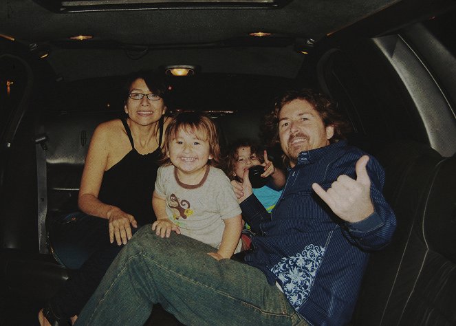 Two Shallow Graves: The McStay Family Murders - Van film