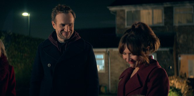 Trying - Feelings Are the Worst - Do filme - Rafe Spall, Esther Smith