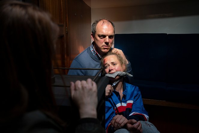 Mordsschwestern - Verbrechen ist Familiensache - Schwarzer Fisch - Filmfotók - Andy Gätjen, Caroline Hanke