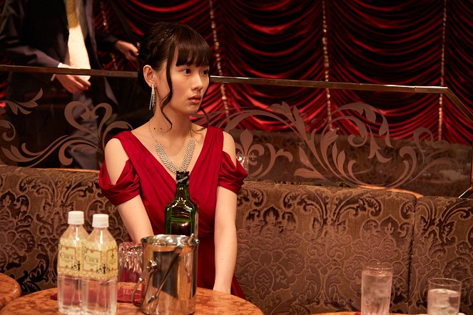 Gekiteki ni činmoku - Episode 5 - Van film - Chie Tsuji