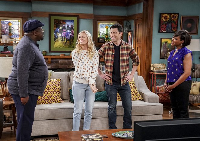 The Neighborhood - Season 1 - Welcome to the Big Payback - Photos