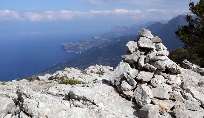 Wanderlust! Europe's Most Beautiful Hiking Trails - Season 1 - Mallorcas Trockenmauerweg - Photos