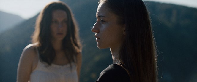 Světlonoc - Z filmu - Natalia Germani, Eva Mores