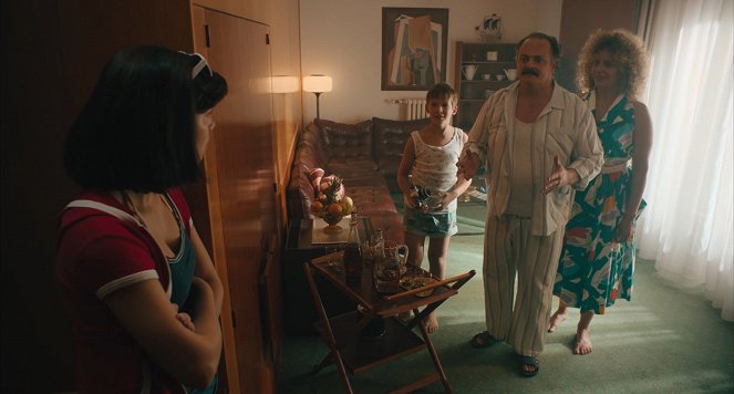 Nyugati nyaralás - De la película - Mátyás Tóth, Máté Mészáros, Lia Pokorny