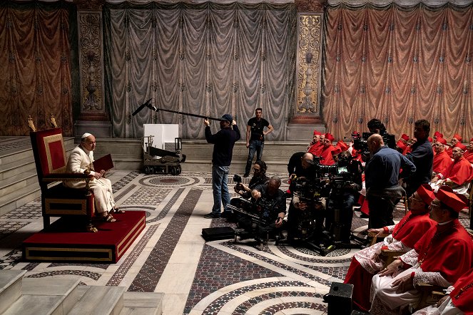 The New Pope - Episode 1 - Van de set