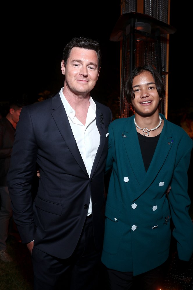 Pán prstenů: Prsteny moci - Série 1 - Z akcií - "The Lord Of The Rings: The Rings Of Power" Los Angeles Red Carpet Premiere & Screening on August 15, 2022 in Los Angeles, California - Benjamin Walker, Tyroe Muhafidin