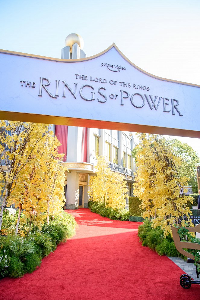 Taru sormusten herrasta: Mahtisormukset - Season 1 - Tapahtumista - "The Lord Of The Rings: The Rings Of Power" Los Angeles Red Carpet Premiere & Screening on August 15, 2022 in Los Angeles, California