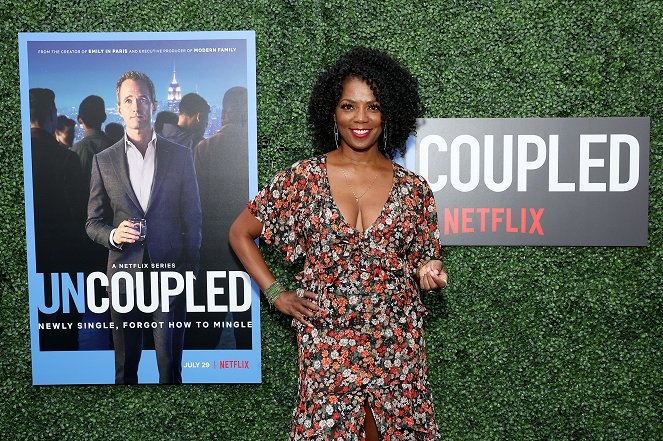 Uncoupled - Season 1 - Evenementen - Premiere of Uncoupled S1 presented by Netflix at The Paris Theater on July 26, 2022 in New York City