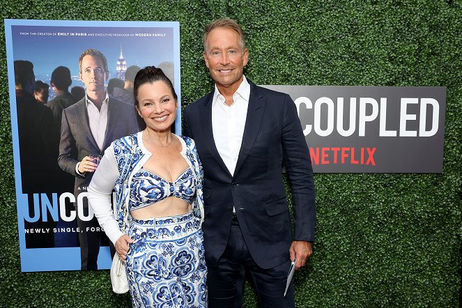 Uncoupled - Season 1 - Events - Premiere of Uncoupled S1 presented by Netflix at The Paris Theater on July 26, 2022 in New York City - Fran Drescher, Peter Marc Jacobson