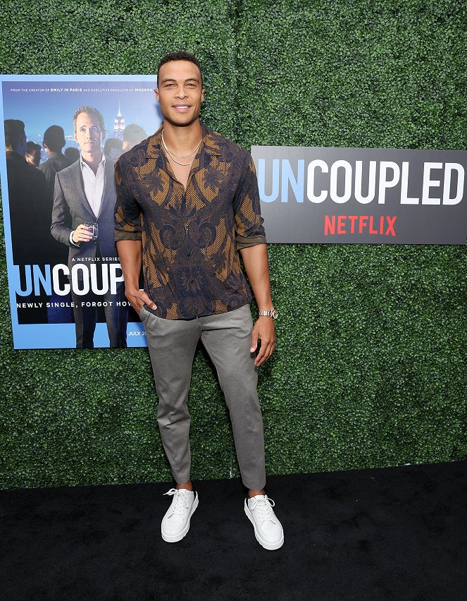 Uncoupled - Season 1 - Veranstaltungen - Premiere of Uncoupled S1 presented by Netflix at The Paris Theater on July 26, 2022 in New York City