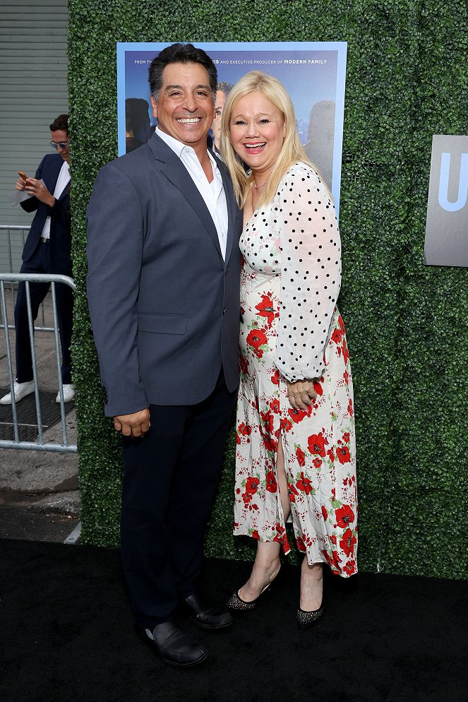 Uncoupled - Season 1 - Events - Premiere of Uncoupled S1 presented by Netflix at The Paris Theater on July 26, 2022 in New York City - Caroline Rhea