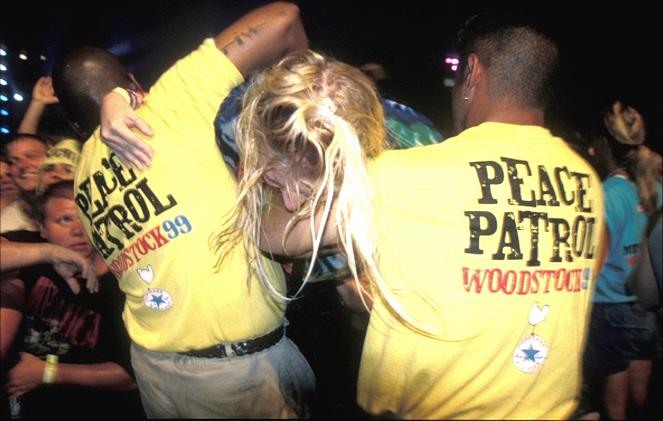 Teljes káosz: Woodstock '99 - Kerozin. Gyufa. Bumm! - Filmfotók
