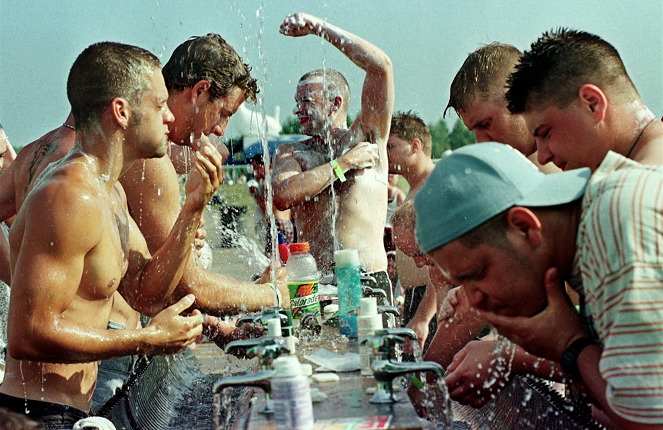 Teljes káosz: Woodstock '99 - A 90-es években nem állíthatsz le egy lázadást - Filmfotók