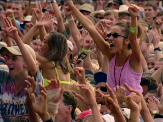 Trainwreck: Woodstock '99 - You Can’t Stop a Riot in the 90s - Van film