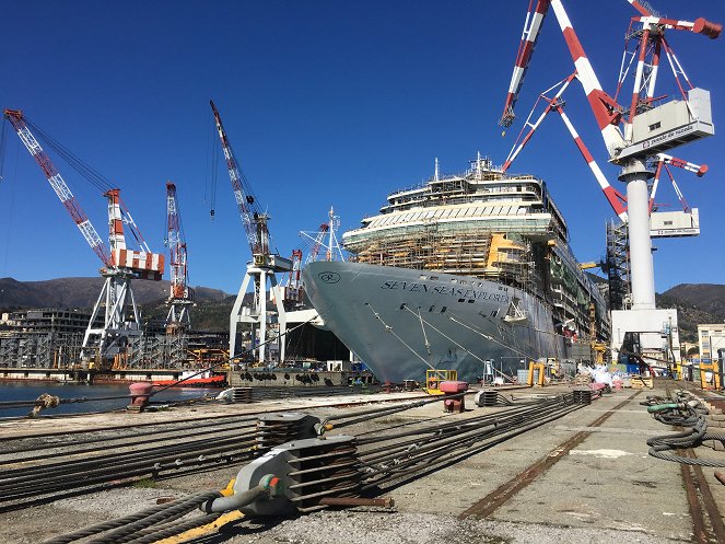 Building the World's Most Luxurious Cruise Ship - Photos