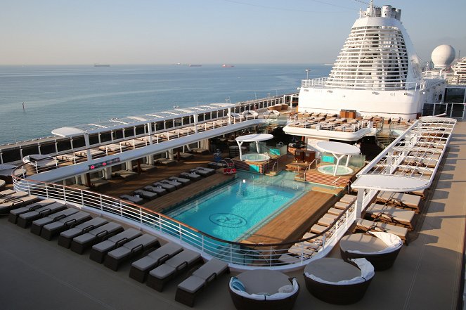 Building the World's Most Luxurious Cruise Ship - Photos