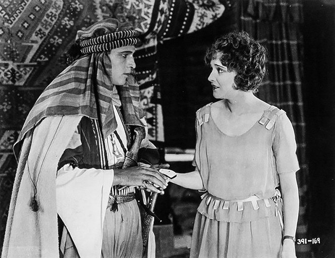 The Sheik - Photos - Rudolph Valentino, Agnes Ayres