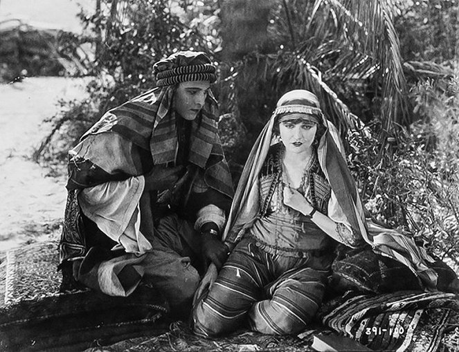 The Sheik - Van film - Rudolph Valentino, Agnes Ayres
