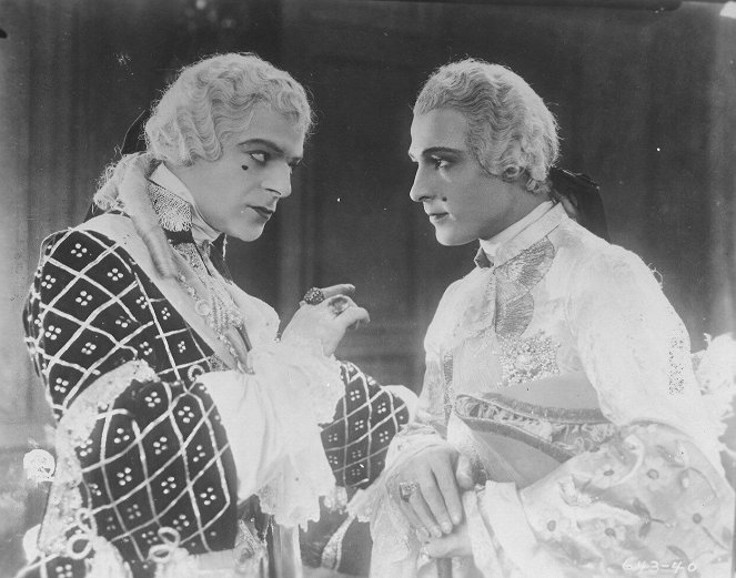 Monsieur Beaucaire - Filmfotos - Lowell Sherman, Rudolph Valentino