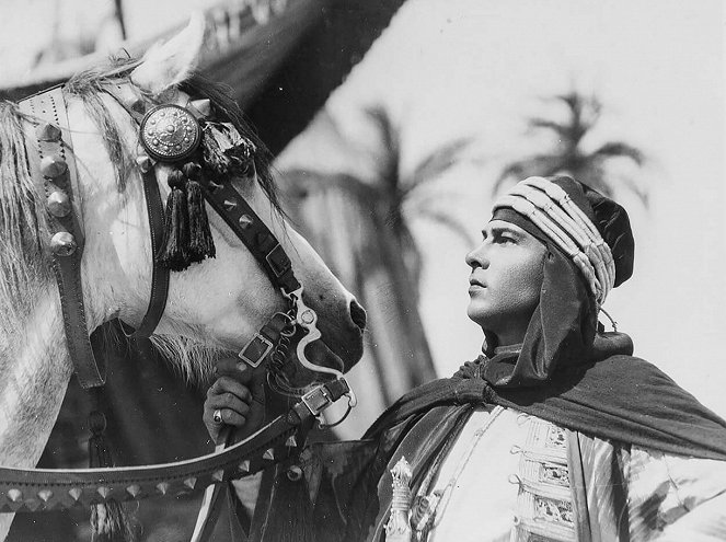 The Son of the Sheik - Z filmu - Rudolph Valentino