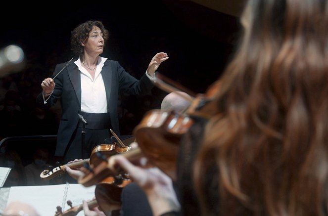 Nathalie Stutzmann dirigiert das Orchestre de Paris - Verdi, Beethoven, Tschaikowsky - Filmfotos