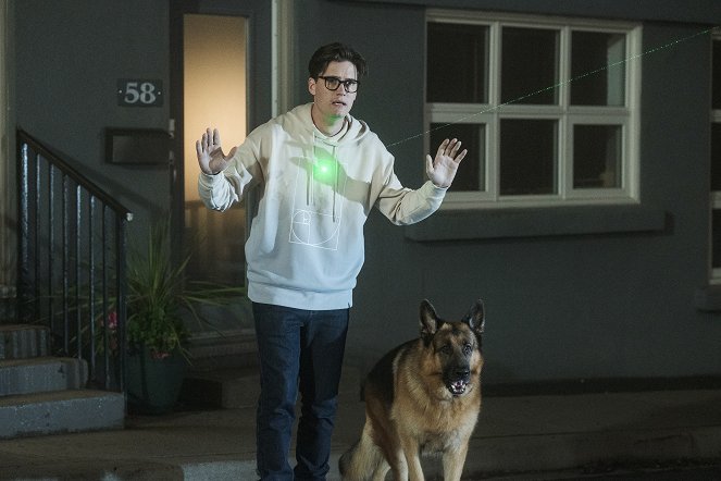 Hudson a Rex - Season 4 - Syndróm napodobňovateľa - Z filmu - Justin Kelly, pes Diesel vom Burgimwald