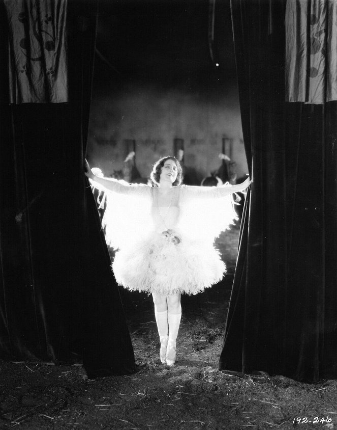 El que recibe el bofetón - De la película - Norma Shearer