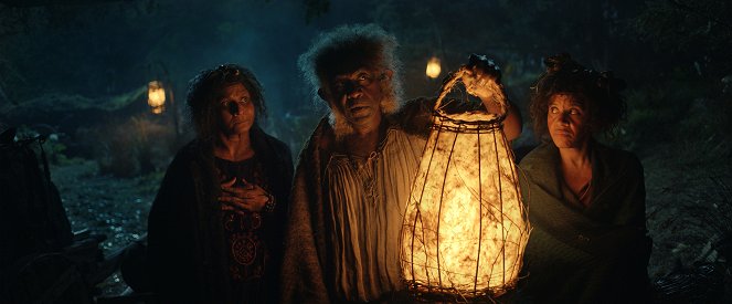 The Lord of the Rings: The Rings of Power - Adrift - Do filme - Thusitha Jayasundera, Lenny Henry, Sara Zwangobani