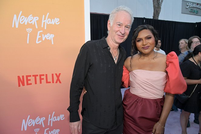 Never Have I Ever - Season 3 - Tapahtumista - Los Angeles premiere of Netflix's "Never Have I Ever" Season 3 on August 11, 2022 in Los Angeles, California