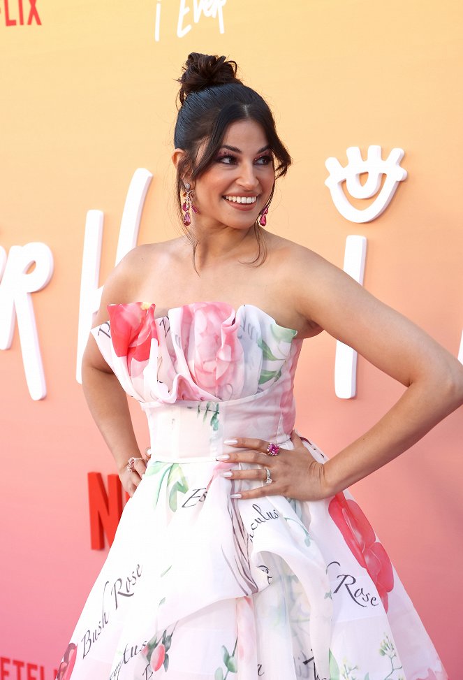 Never Have I Ever - Season 3 - Tapahtumista - Los Angeles premiere of Netflix's "Never Have I Ever" Season 3 on August 11, 2022 in Los Angeles, California