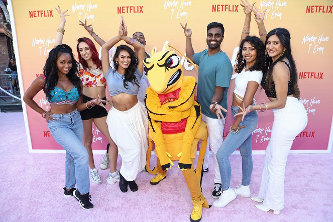 Jeszcze nigdy… - Season 3 - Z imprez - Los Angeles premiere of Netflix's "Never Have I Ever" Season 3 on August 11, 2022 in Los Angeles, California