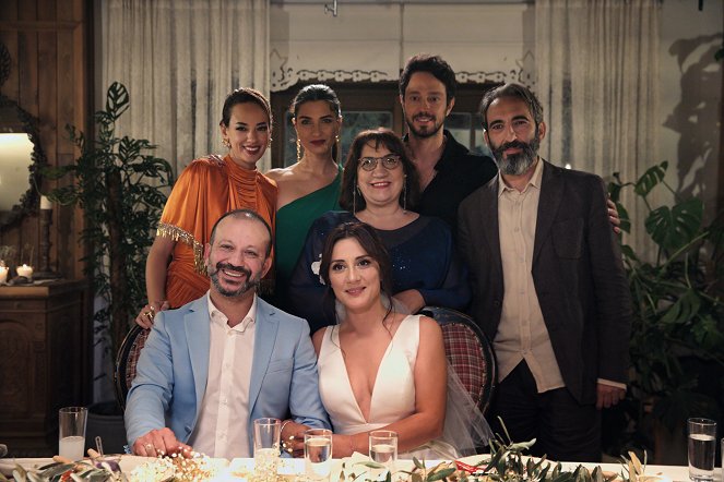 Mi otra yo - Episode 8 - De la película - Seda Bakan, Murat Boz, Firat Tanis