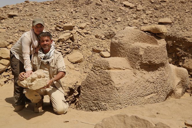 The Valley: Hunting Egypt's Lost Treasures - Warrior Pharaoh Queen - Z filmu