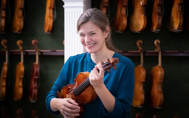 Janine Jansen Falling for Stradivari - Photos