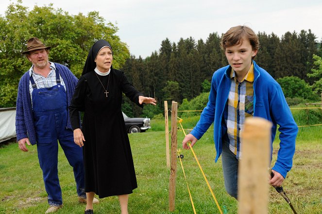 Mníšky v akcii - Season 15 - Bauer in Not - Z filmu