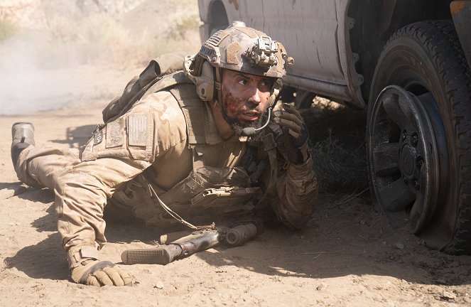 SEAL Team - Geringe Auswirkung - Filmfotos - Neil Brown Jr.