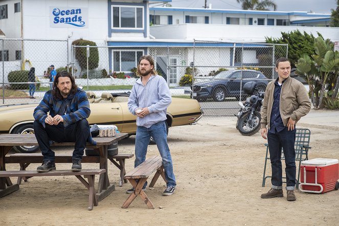 Animal Kingdom - Insiderinformationen - Filmfotos - Ben Robson, Jake Weary, Finn Cole