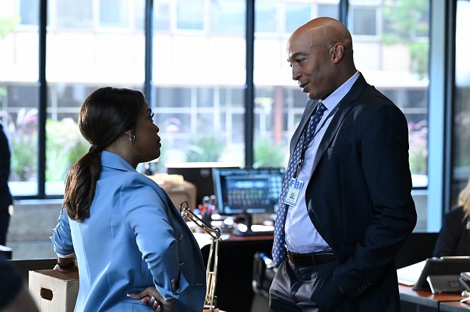 The Rookie: Feds - Day One - Photos - Niecy Nash, James Lesure